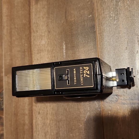 Vintage Toshiba Camera Flash Unit With Case - Picture 4 of 4